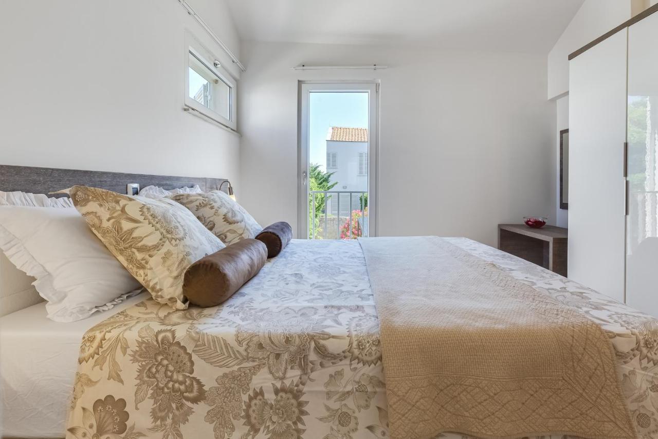 Luxury Two-Floor Apartment In Petrcane With Garden And Pool Exterior photo