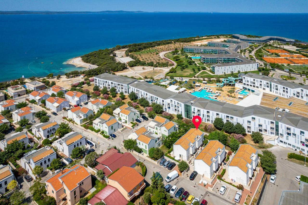 Luxury Two-Floor Apartment In Petrcane With Garden And Pool Exterior photo